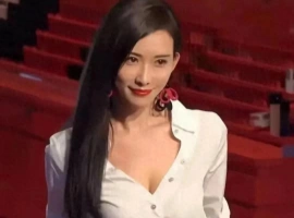 50岁林志玲现身日本活动，大方秀出身材，网友惊呼：说30岁我也信-萨沙资源分享网